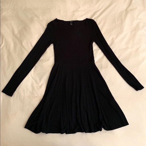 FOREVER 21 BLACK LONGSLEEVE DRESS - Picture 2 of 3